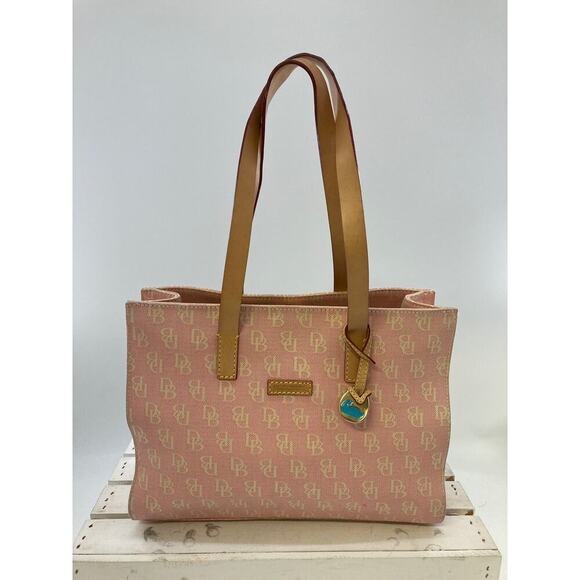 DOONEY & BOURKE LIGHT PINK SIGNATURE PRINT CANVAS SHOULDER BAG - Picture 2 of 16